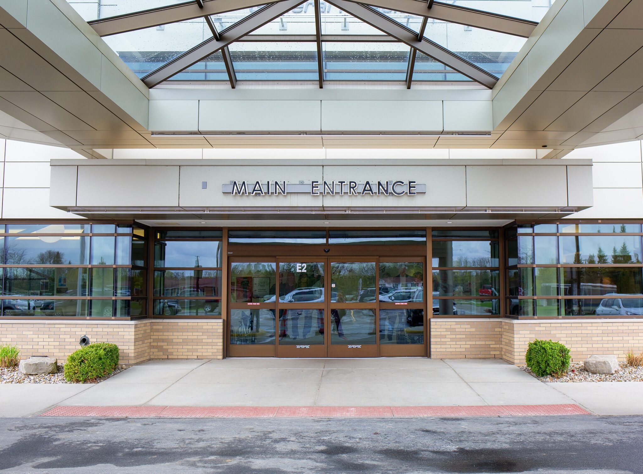 Main entrance of Hills & Dales healthcare urgent care.