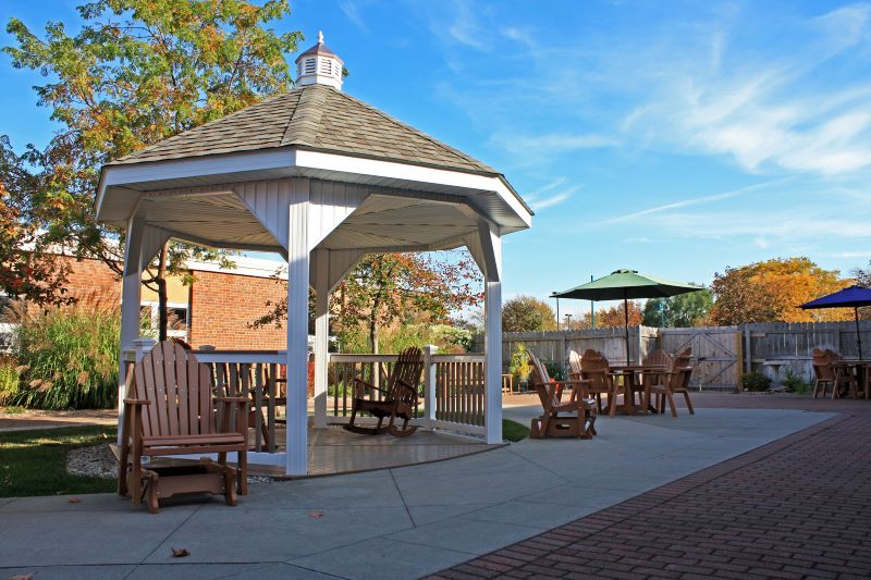 A courtyard at one of the aspire home care and hospice services facilities.